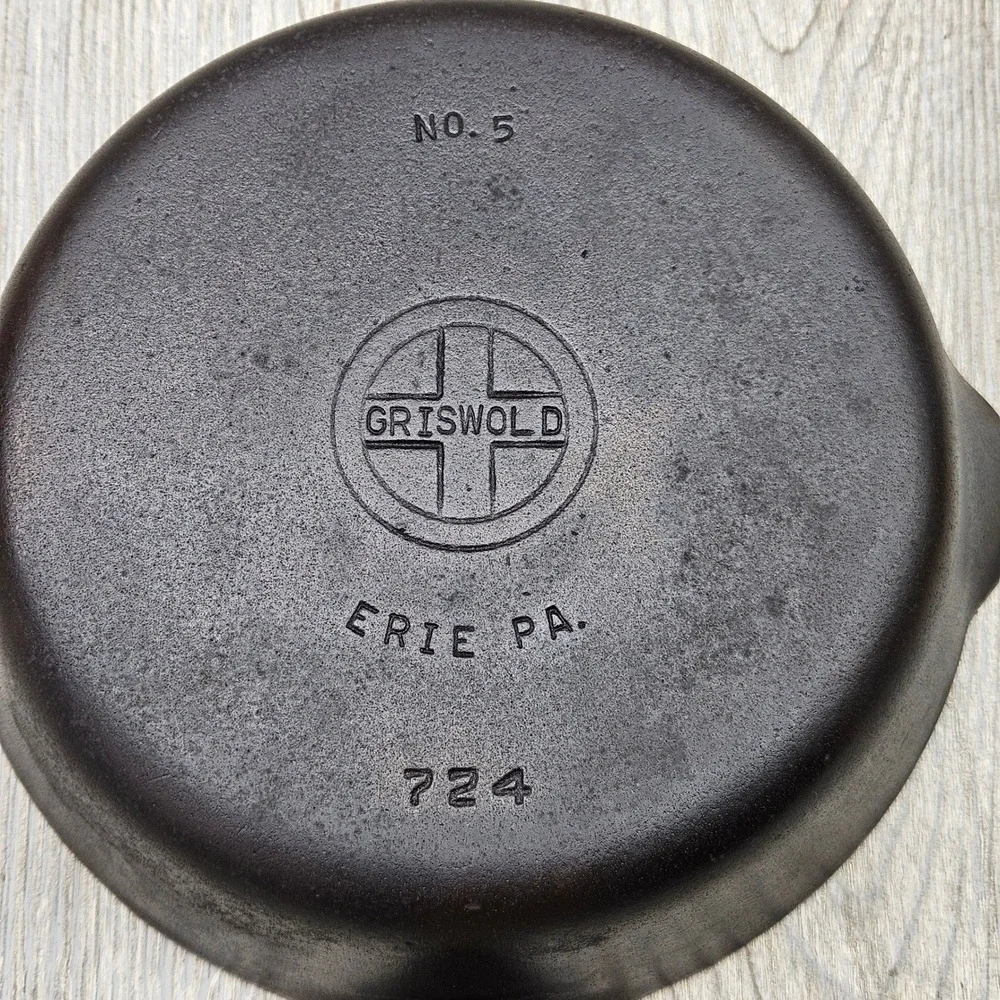 Vintage Griswold No. 5 Small Block Logo Cast‎ Iron Skillet Erie PA 724 No Spin